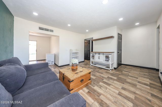 3251 S Serena Circle, Tucson, AZ 85730