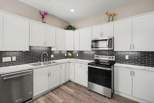 704 W 35th Street W, Covington, KY 41015