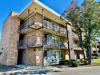 9630 W Higgins Road 3A, Rosemont, IL 60018
