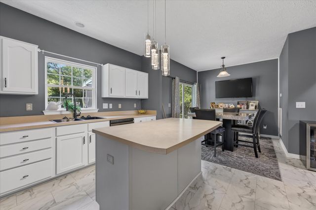 2040 Harvest Ln, Nashville, TN 37218
