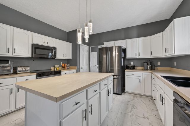 2040 Harvest Ln, Nashville, TN 37218