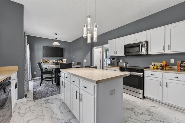 2040 Harvest Ln, Nashville, TN 37218