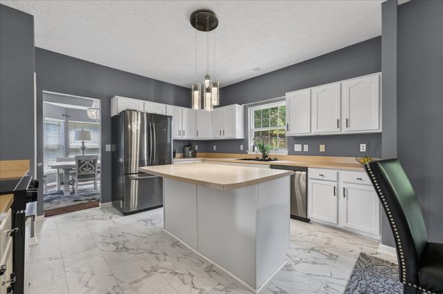 2040 Harvest Ln, Nashville, TN 37218