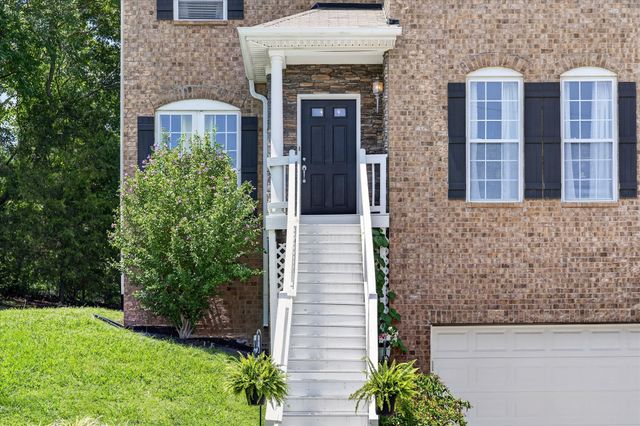 2040 Harvest Ln, Nashville, TN 37218