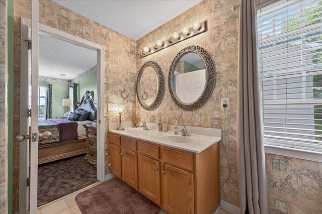 2040 Harvest Ln, Nashville, TN 37218