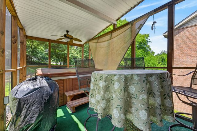 2040 Harvest Ln, Nashville, TN 37218