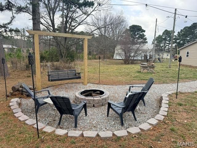 8538 Highway E, Houston, MO 65483