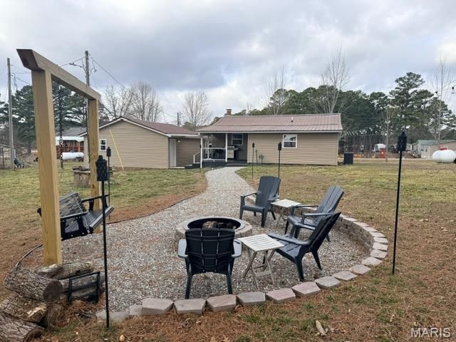 8538 Highway E, Houston, MO 65483