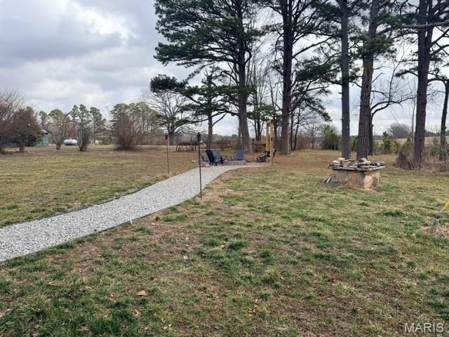 8538 Highway E, Houston, MO 65483