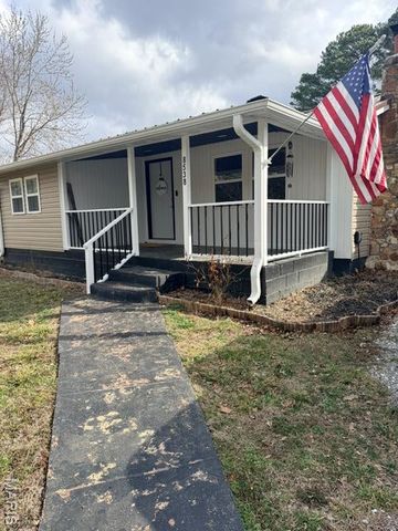 8538 Highway E, Houston, MO 65483