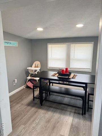 8538 Highway E, Houston, MO 65483