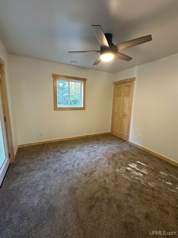 5963 26.5 Lane, Gladstone, MI 49837