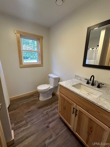 5963 26.5 Lane, Gladstone, MI 49837