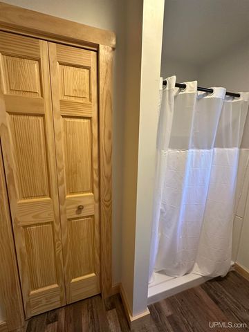 5963 26.5 Lane, Gladstone, MI 49837