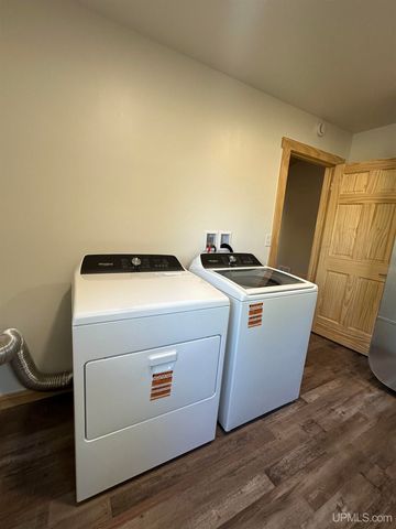 5963 26.5 Lane, Gladstone, MI 49837