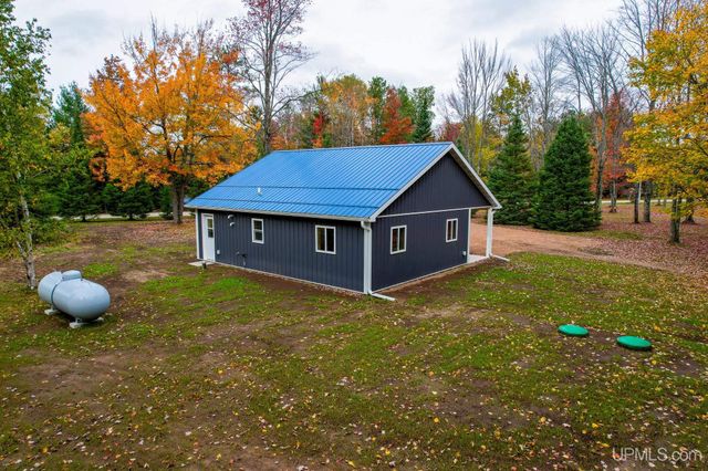 5963 26.5 Lane, Gladstone, MI 49837