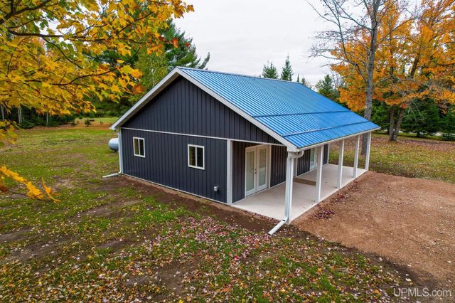 5963 26.5 Lane, Gladstone, MI 49837