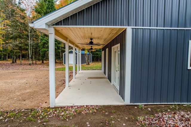 5963 26.5 Lane, Gladstone, MI 49837