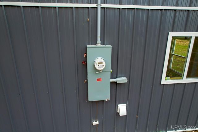 5963 26.5 Lane, Gladstone, MI 49837