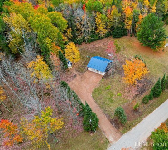 5963 26.5 Lane, Gladstone, MI 49837