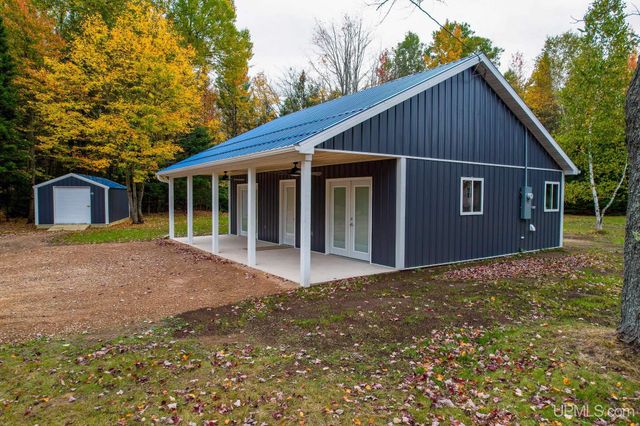 5963 26.5 Lane, Gladstone, MI 49837