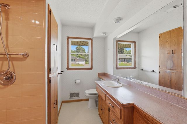2122 Mesabi Avenue, North Saint Paul, MN 55109