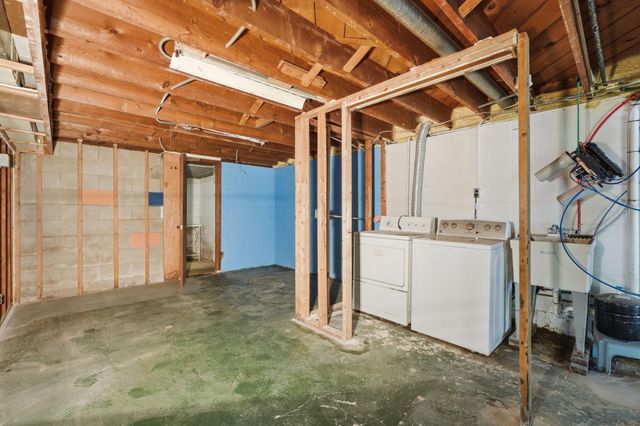 2122 Mesabi Avenue, North Saint Paul, MN 55109