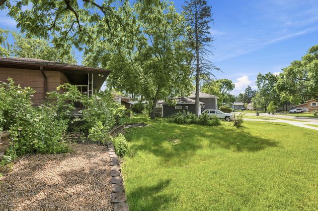2122 Mesabi Avenue, North Saint Paul, MN 55109