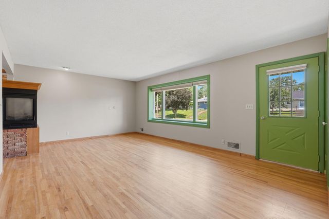 2122 Mesabi Avenue, North Saint Paul, MN 55109