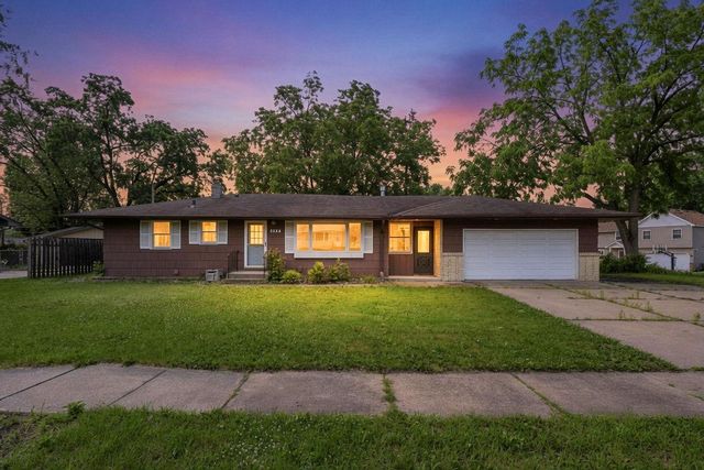 2122 Mesabi Avenue, North Saint Paul, MN 55109