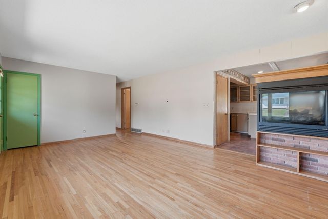 2122 Mesabi Avenue, North Saint Paul, MN 55109