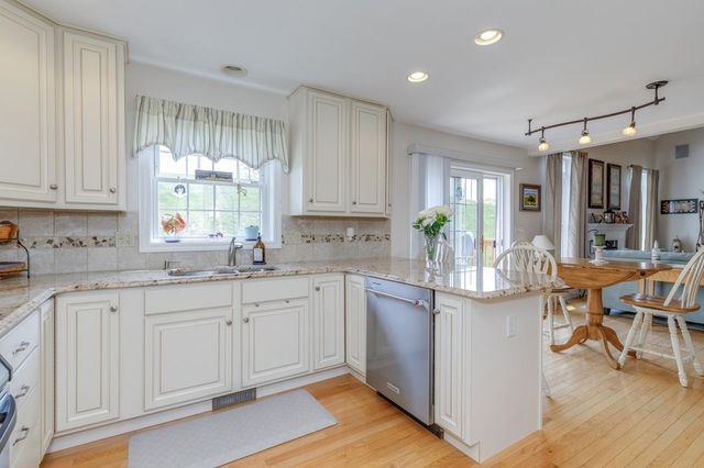 3 South Parrish Drive, Londonderry, NH 03053