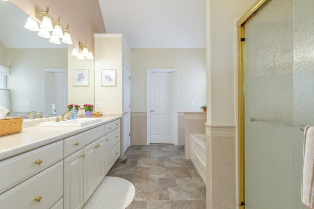 3 South Parrish Drive, Londonderry, NH 03053