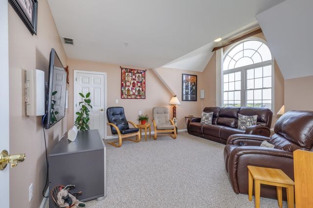 3 South Parrish Drive, Londonderry, NH 03053
