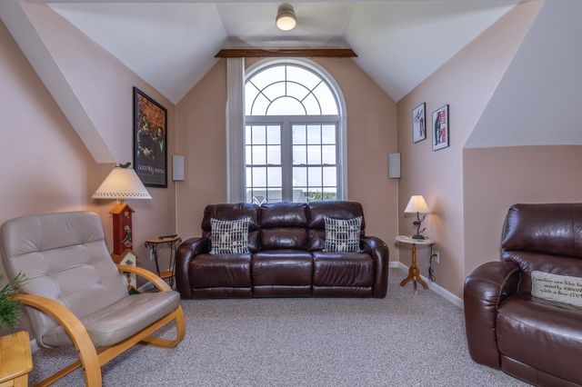 3 South Parrish Drive, Londonderry, NH 03053