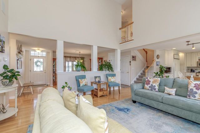 3 South Parrish Drive, Londonderry, NH 03053