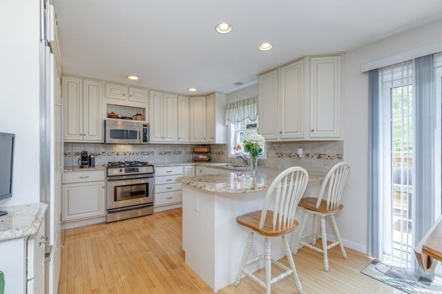 3 South Parrish Drive, Londonderry, NH 03053