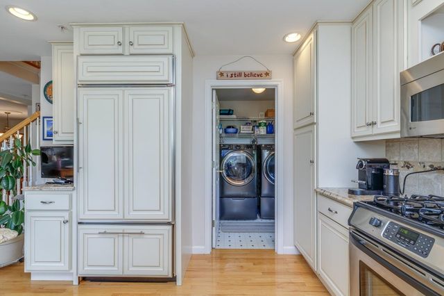 3 South Parrish Drive, Londonderry, NH 03053
