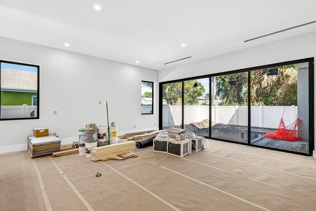 207 SE 5th Street, Delray Beach, FL 33483