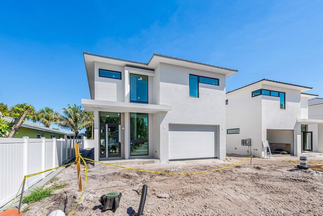 207 SE 5th Street, Delray Beach, FL 33483