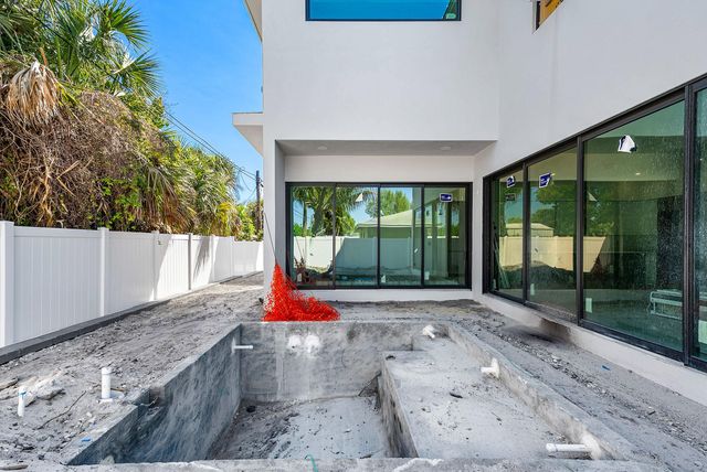 207 SE 5th Street, Delray Beach, FL 33483