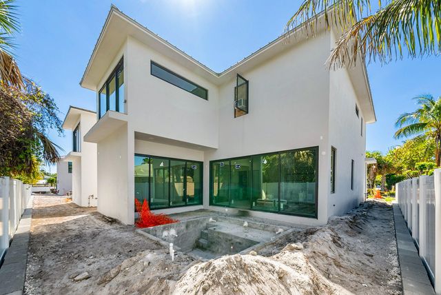 207 SE 5th Street, Delray Beach, FL 33483