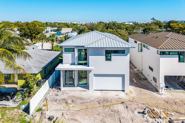 207 SE 5th Street, Delray Beach, FL 33483