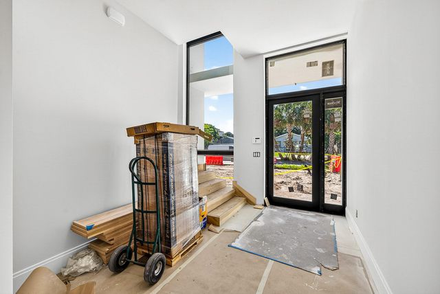 207 SE 5th Street, Delray Beach, FL 33483