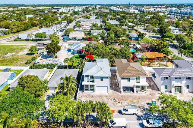 207 SE 5th Street, Delray Beach, FL 33483