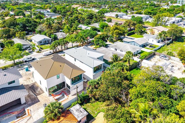 207 SE 5th Street, Delray Beach, FL 33483