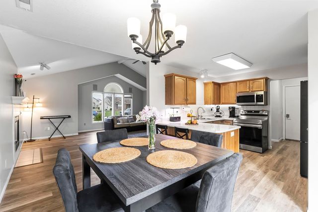 15720 Grand Willow Boulevard, Huntertown, IN 46748