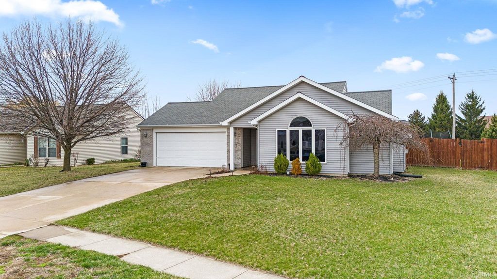 15720 Grand Willow Boulevard, Huntertown, IN 46748