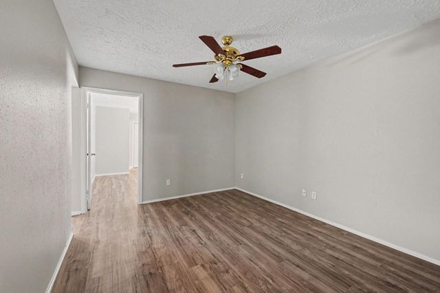 12219 Meadowhollow Drive, Meadows Place, TX 77477