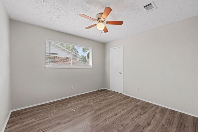 12219 Meadowhollow Drive, Meadows Place, TX 77477